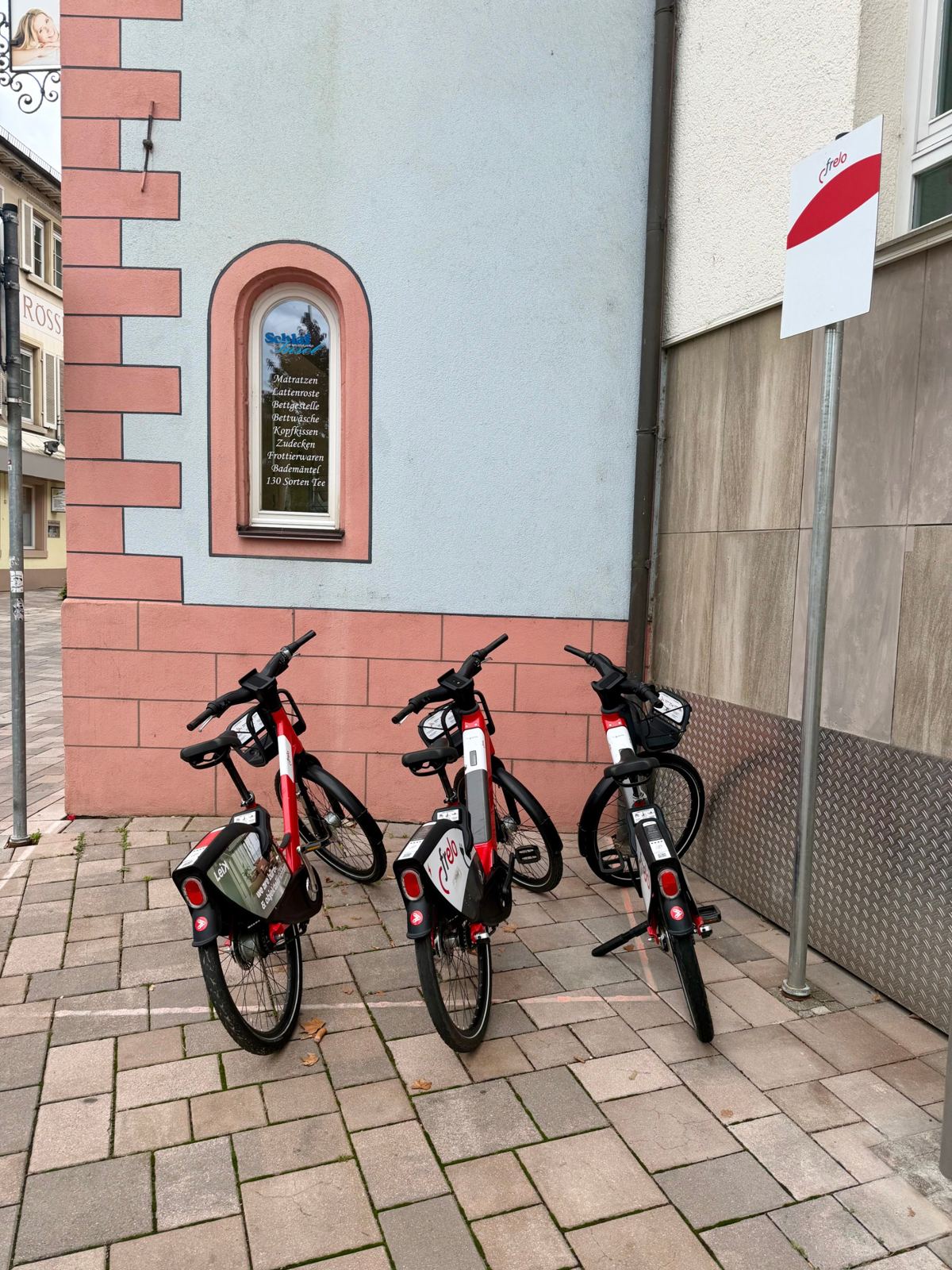 Frelo-Leihräder direkt vor dem Haus